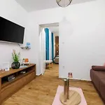 In 53538