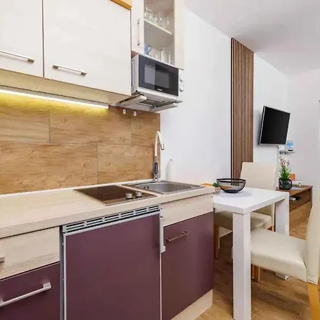 Appartement In 53538 *