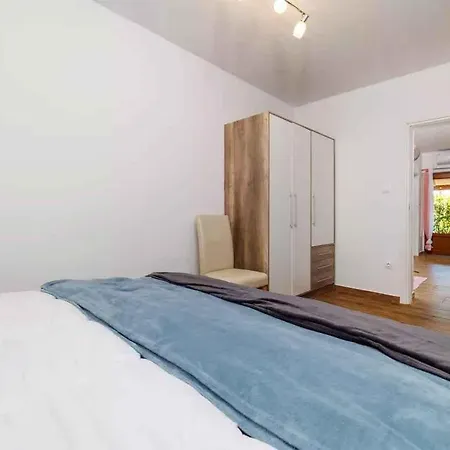 Appartement In 53538 Crikvenica